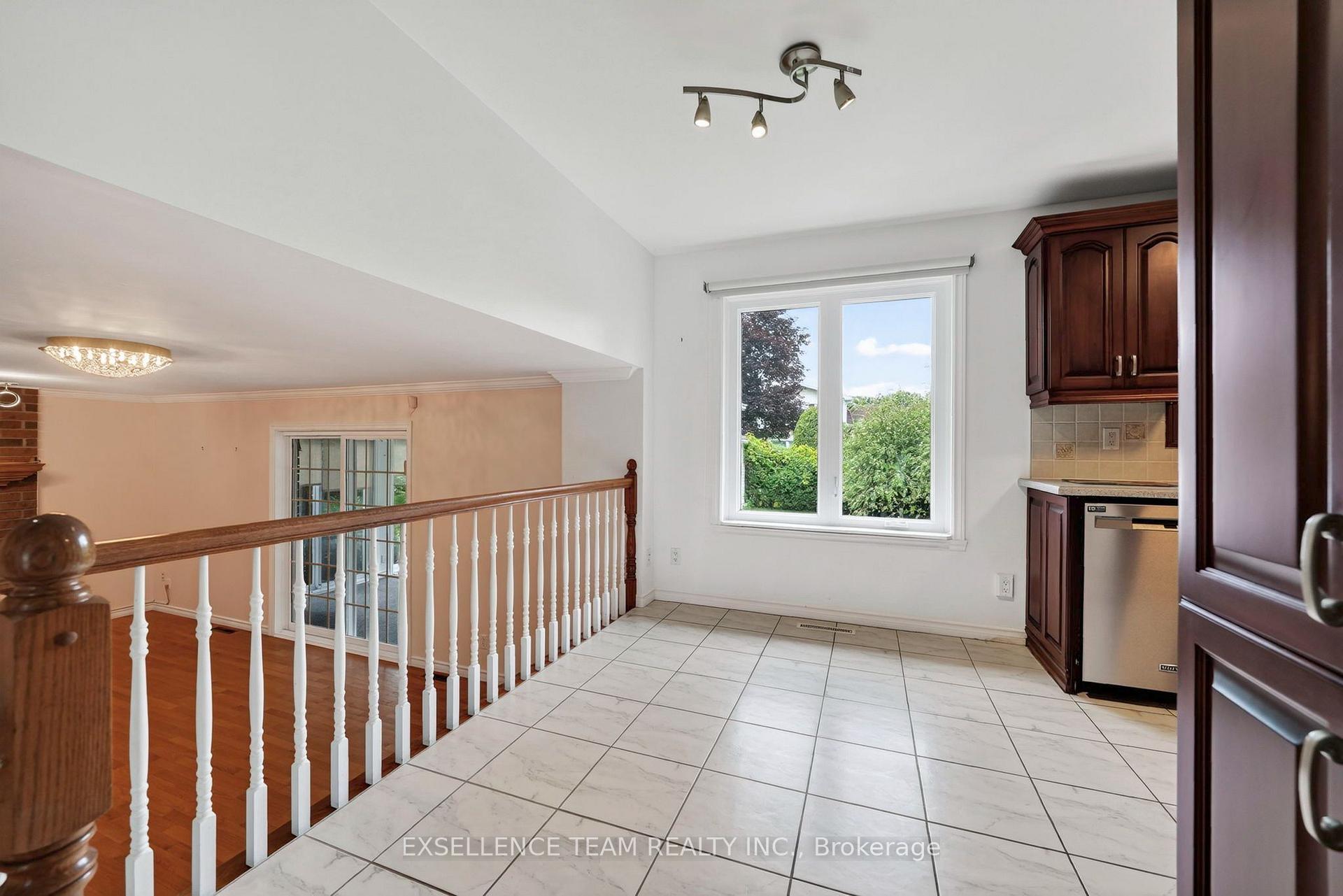 Photo 8 of 1518 Blakely Drive, Cornwall, Cornwall — HOMEH