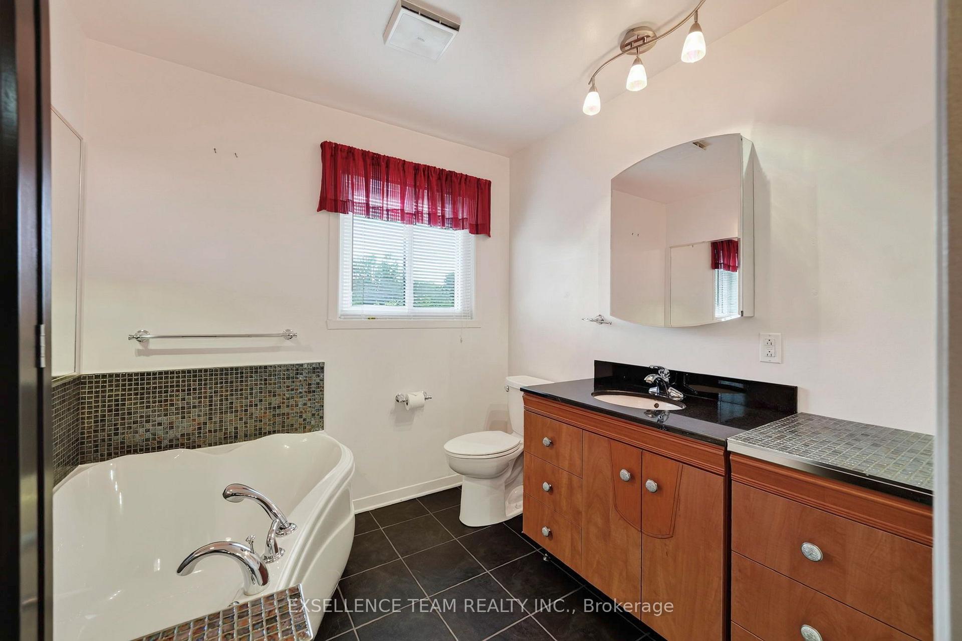 Photo 24 of 1518 Blakely Drive, Cornwall, Cornwall — HOMEH