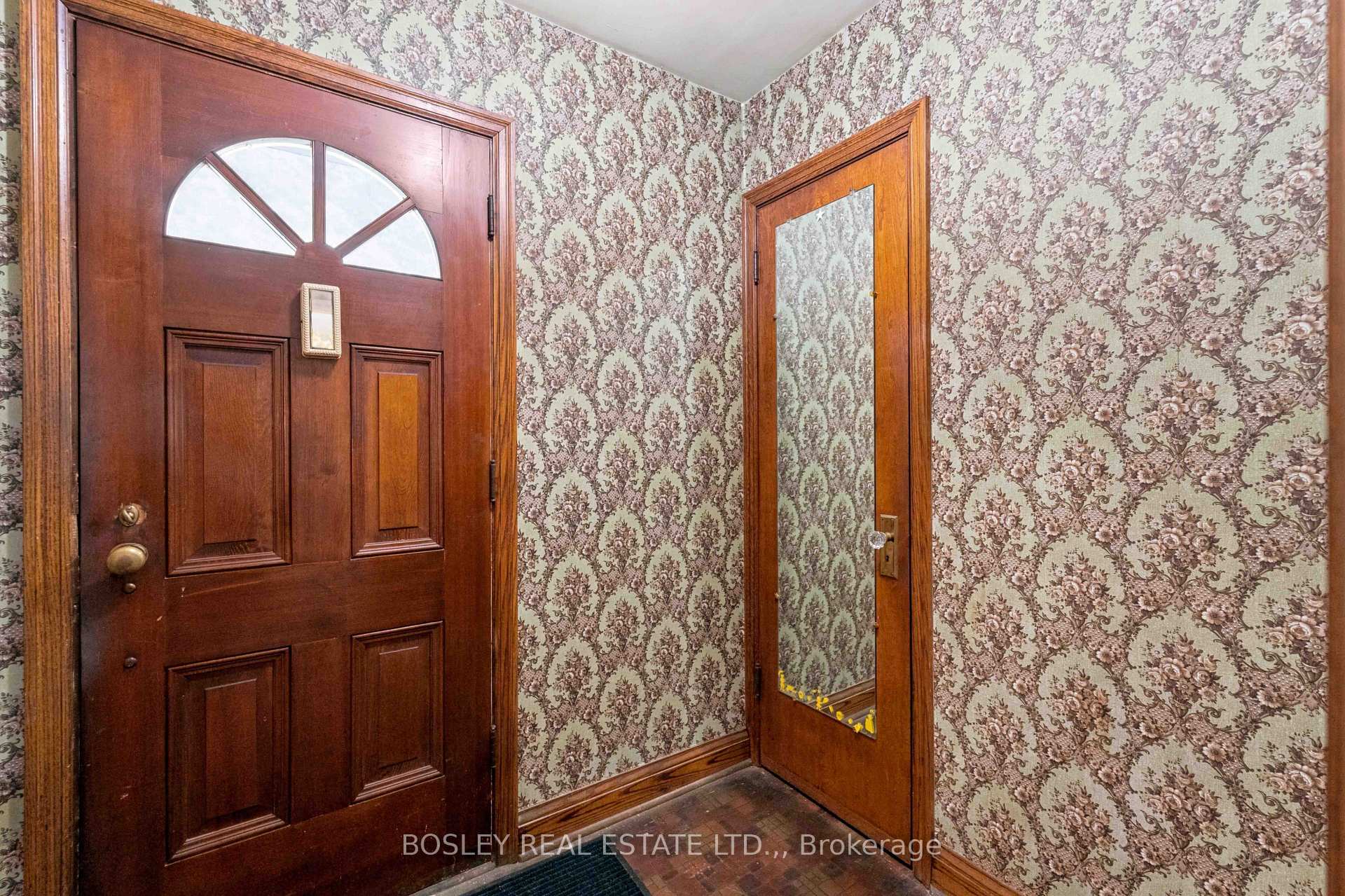 Photo 6 of 38 Spruce Street, St. Catharines, Downtown — HOMEH