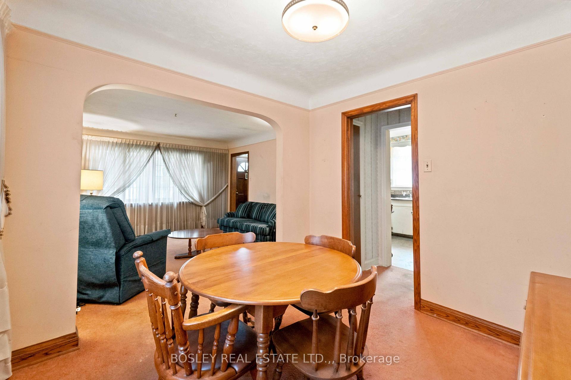 Photo 11 of 38 Spruce Street, St. Catharines, Downtown — HOMEH