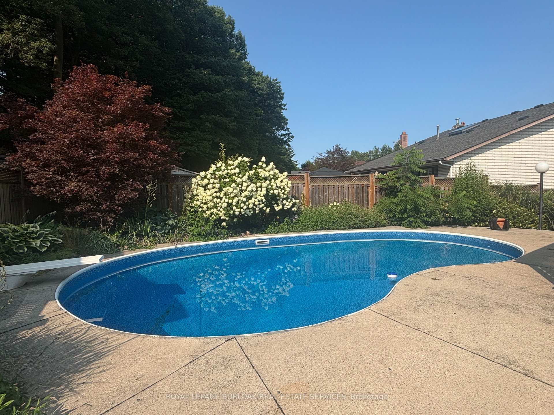 Photo 3 of 4 Sunhaven Court, Hamilton, Stoney Creek — HOMEH
