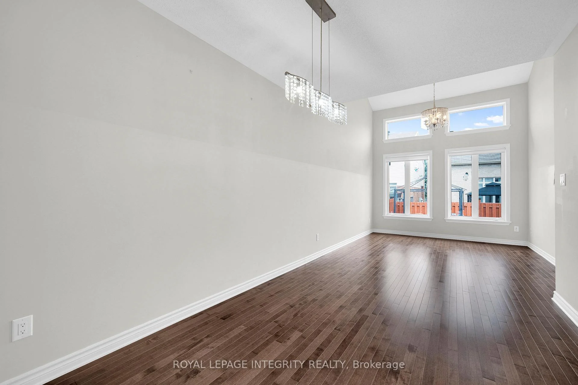 Photo 12 of 6067 North Bluff Drive, Ottawa, Riverside South/Gloucester Glen — HOMEH
