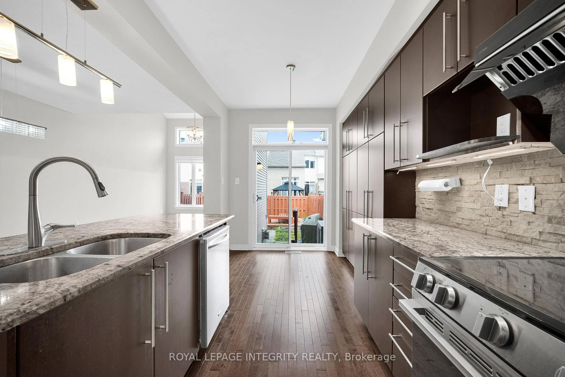Photo 18 of 6067 North Bluff Drive, Ottawa, Riverside South/Gloucester Glen — HOMEH
