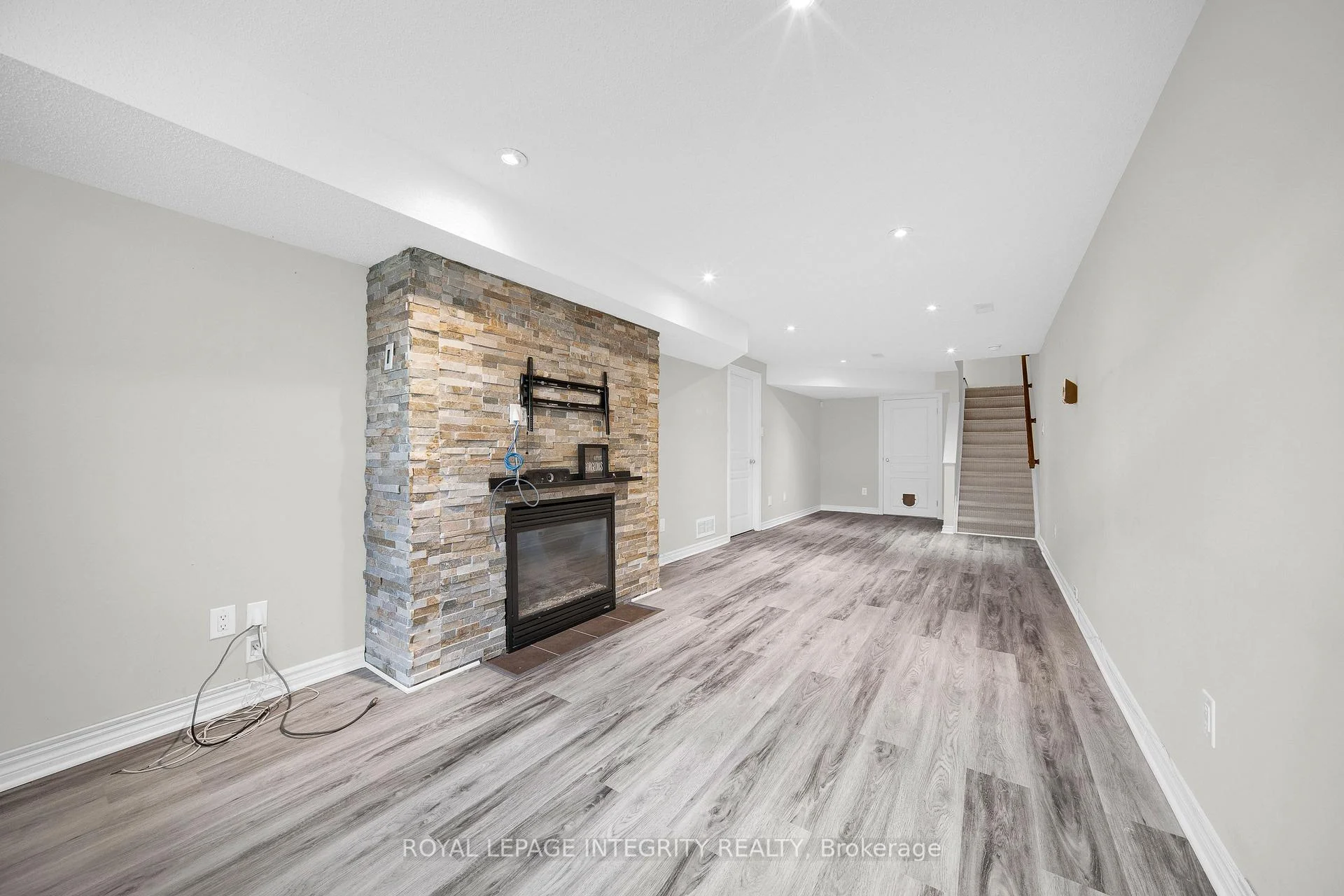 Photo 46 of 6067 North Bluff Drive, Ottawa, Riverside South/Gloucester Glen — HOMEH