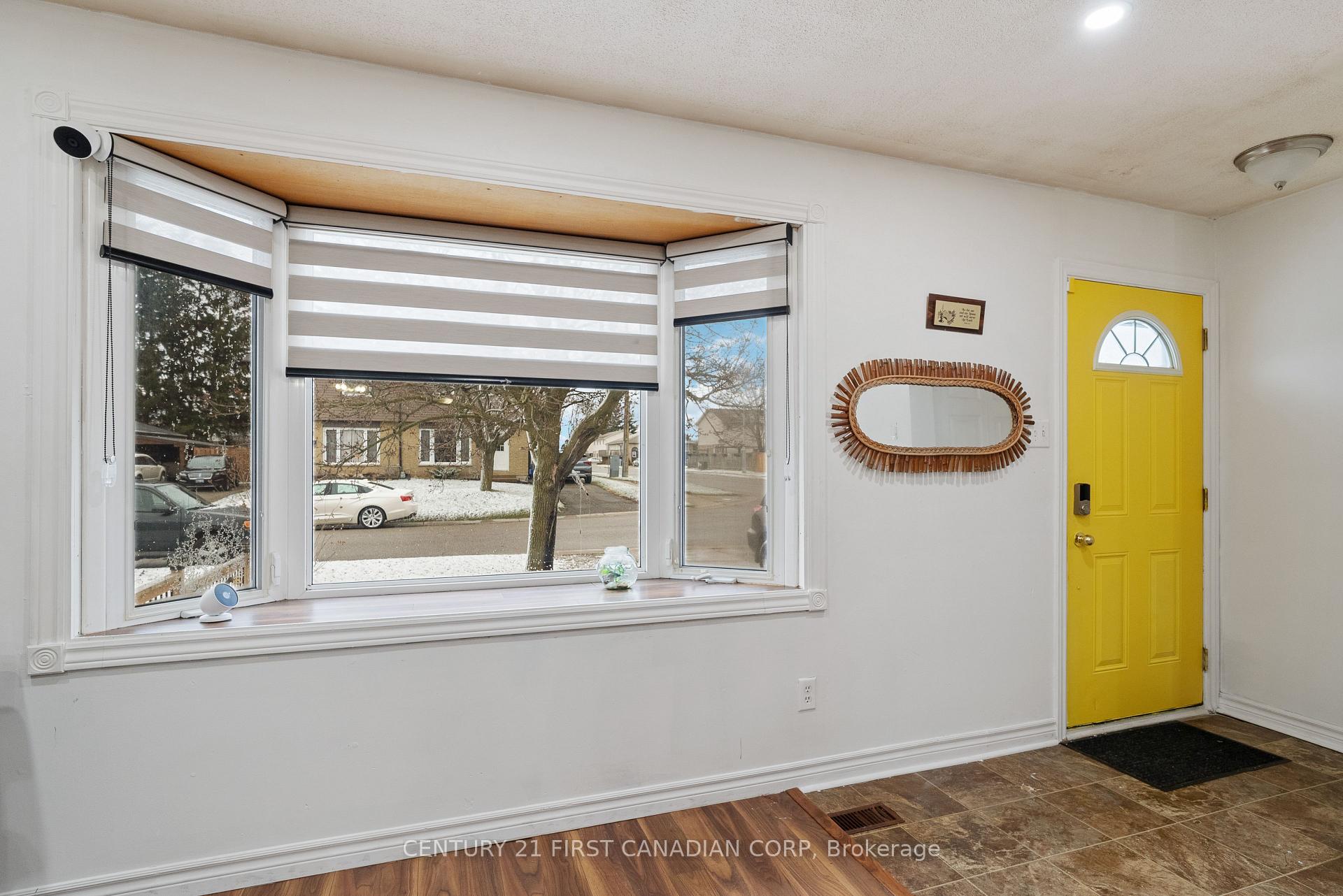 Photo 4 of 54 Brennan Drive N, Strathroy-Caradoc, NW — HOMEH