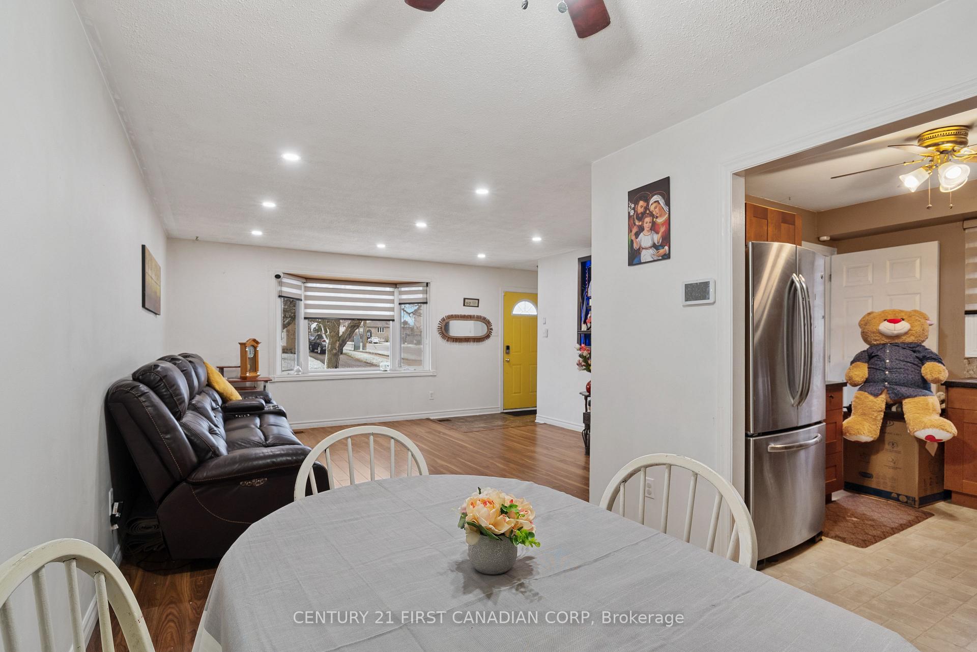 Photo 7 of 54 Brennan Drive N, Strathroy-Caradoc, NW — HOMEH