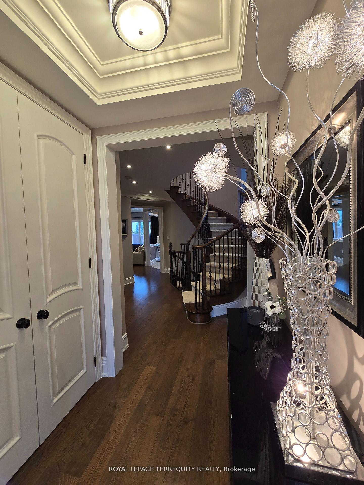 Photo 4 of 19 Black Diamond Crescent, Brampton, Credit Valley — HOMEH