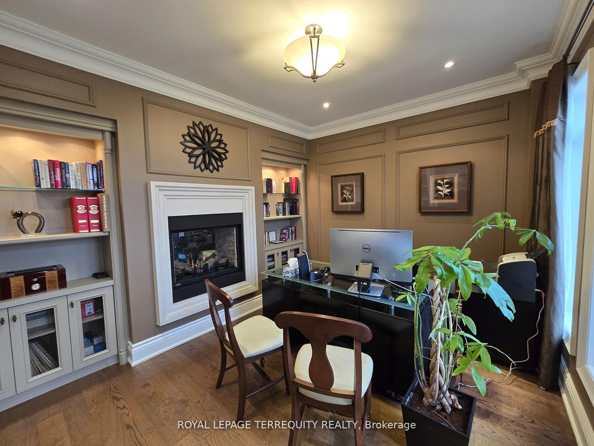 Photo 5 of 19 Black Diamond Crescent, Brampton, Credit Valley — HOMEH