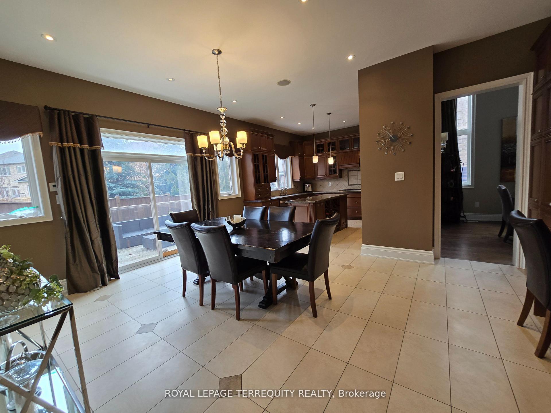 Photo 17 of 19 Black Diamond Crescent, Brampton, Credit Valley — HOMEH