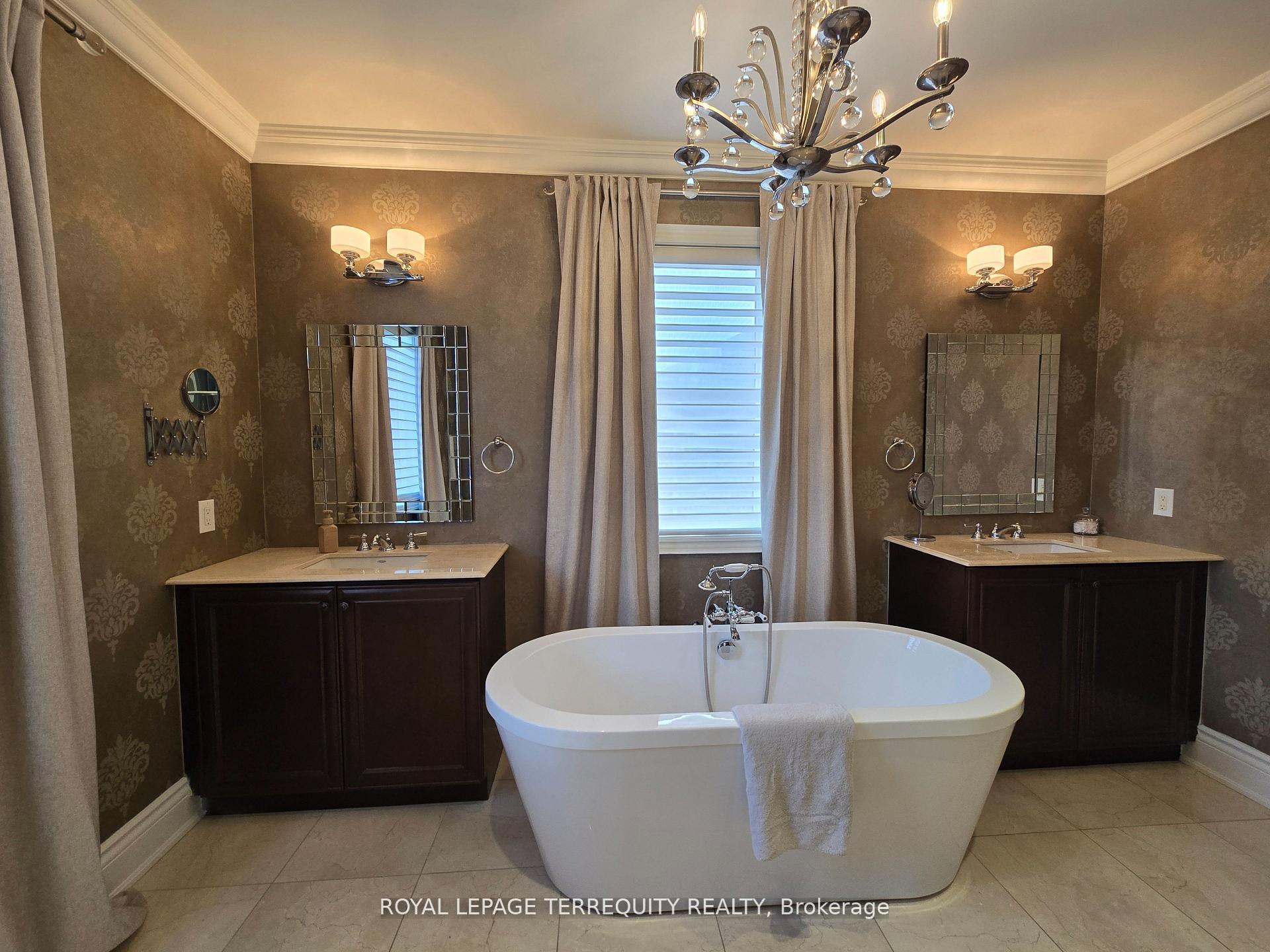 Photo 23 of 19 Black Diamond Crescent, Brampton, Credit Valley — HOMEH