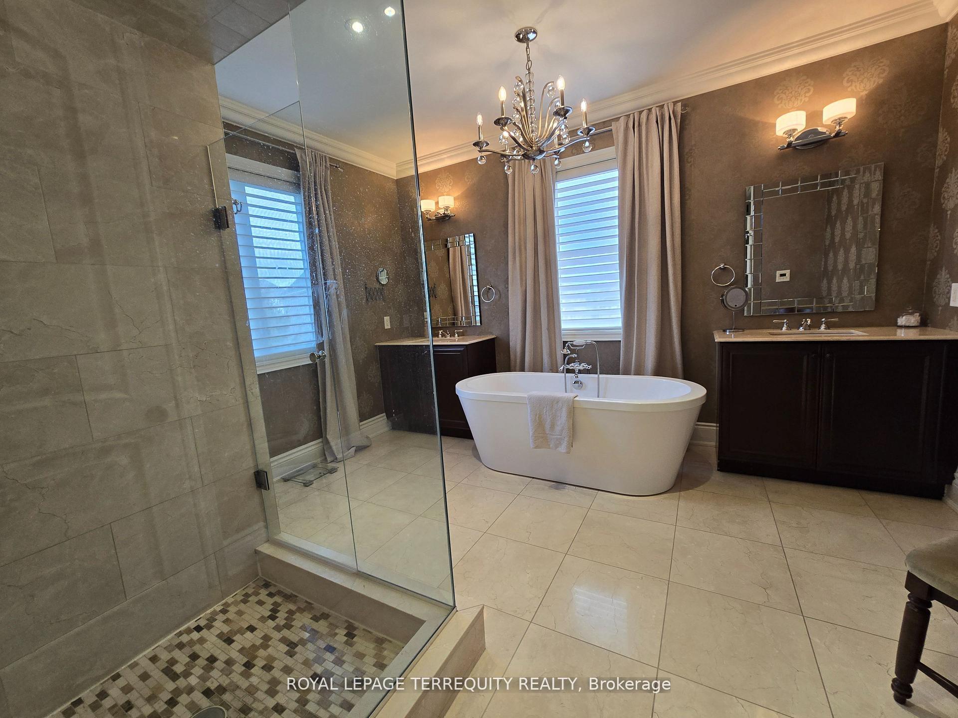 Photo 24 of 19 Black Diamond Crescent, Brampton, Credit Valley — HOMEH
