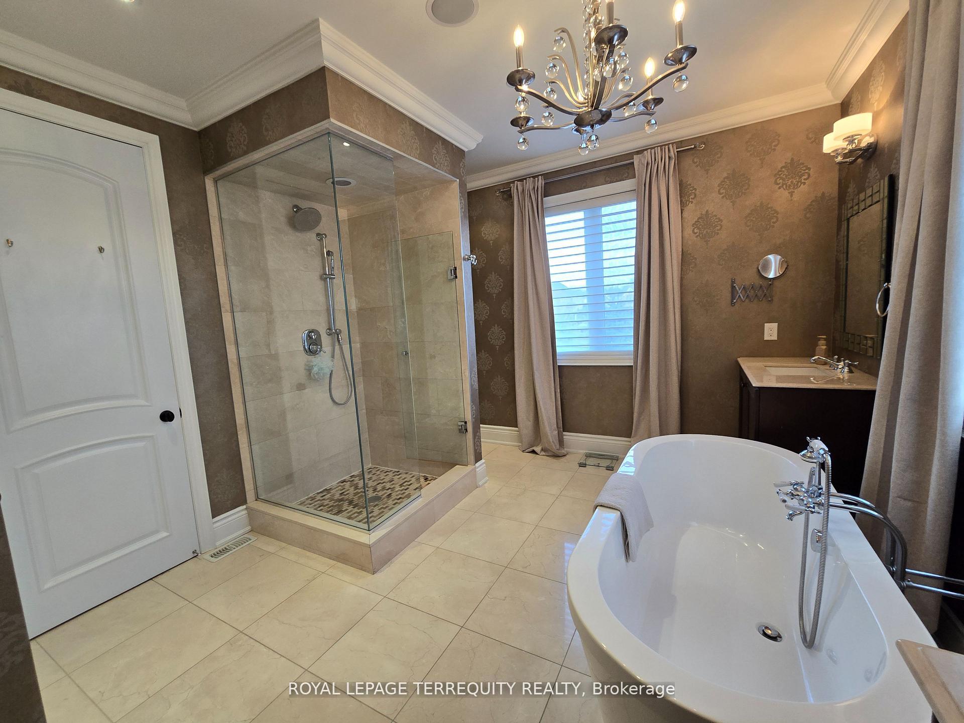 Photo 25 of 19 Black Diamond Crescent, Brampton, Credit Valley — HOMEH
