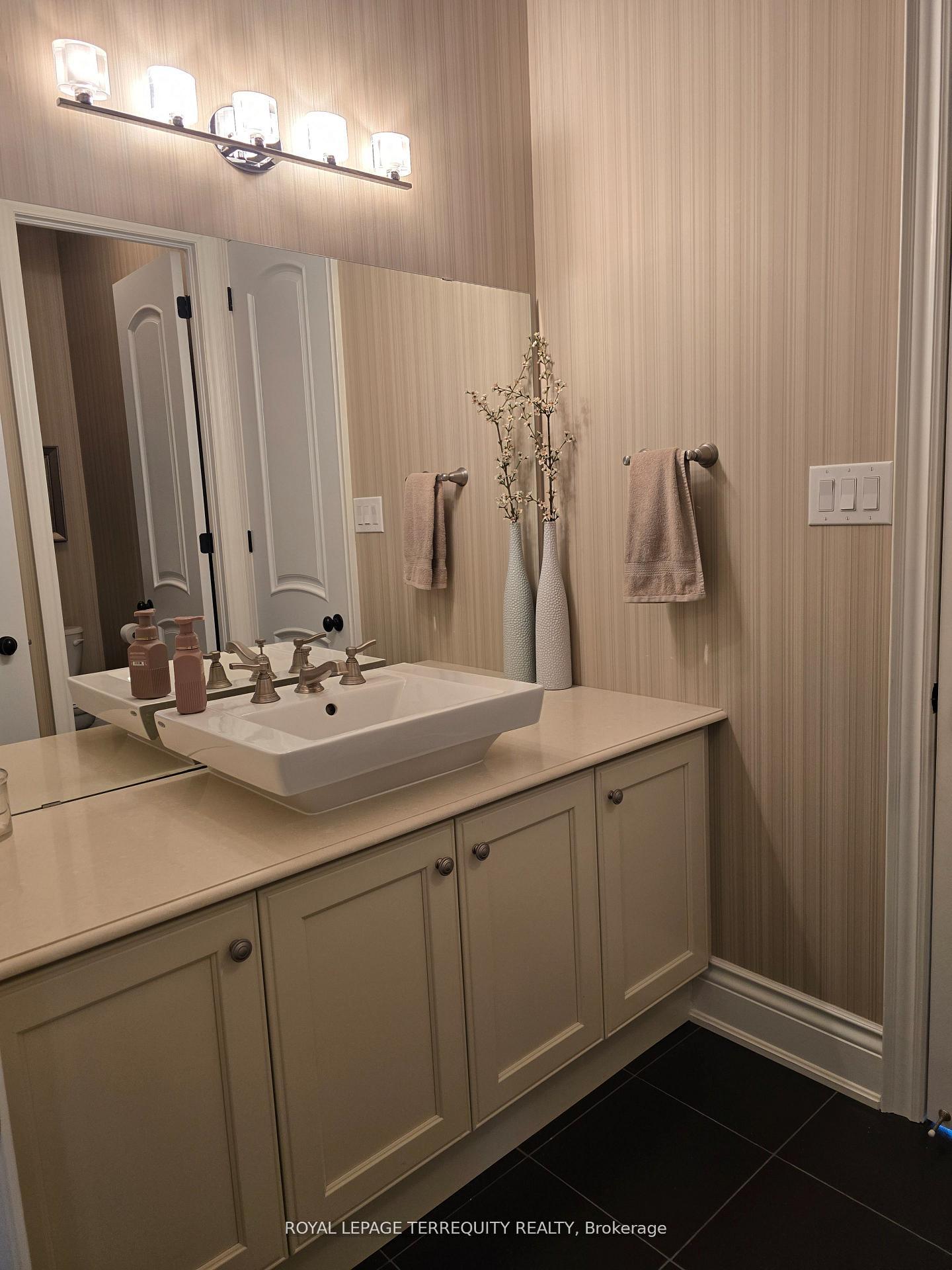 Photo 28 of 19 Black Diamond Crescent, Brampton, Credit Valley — HOMEH