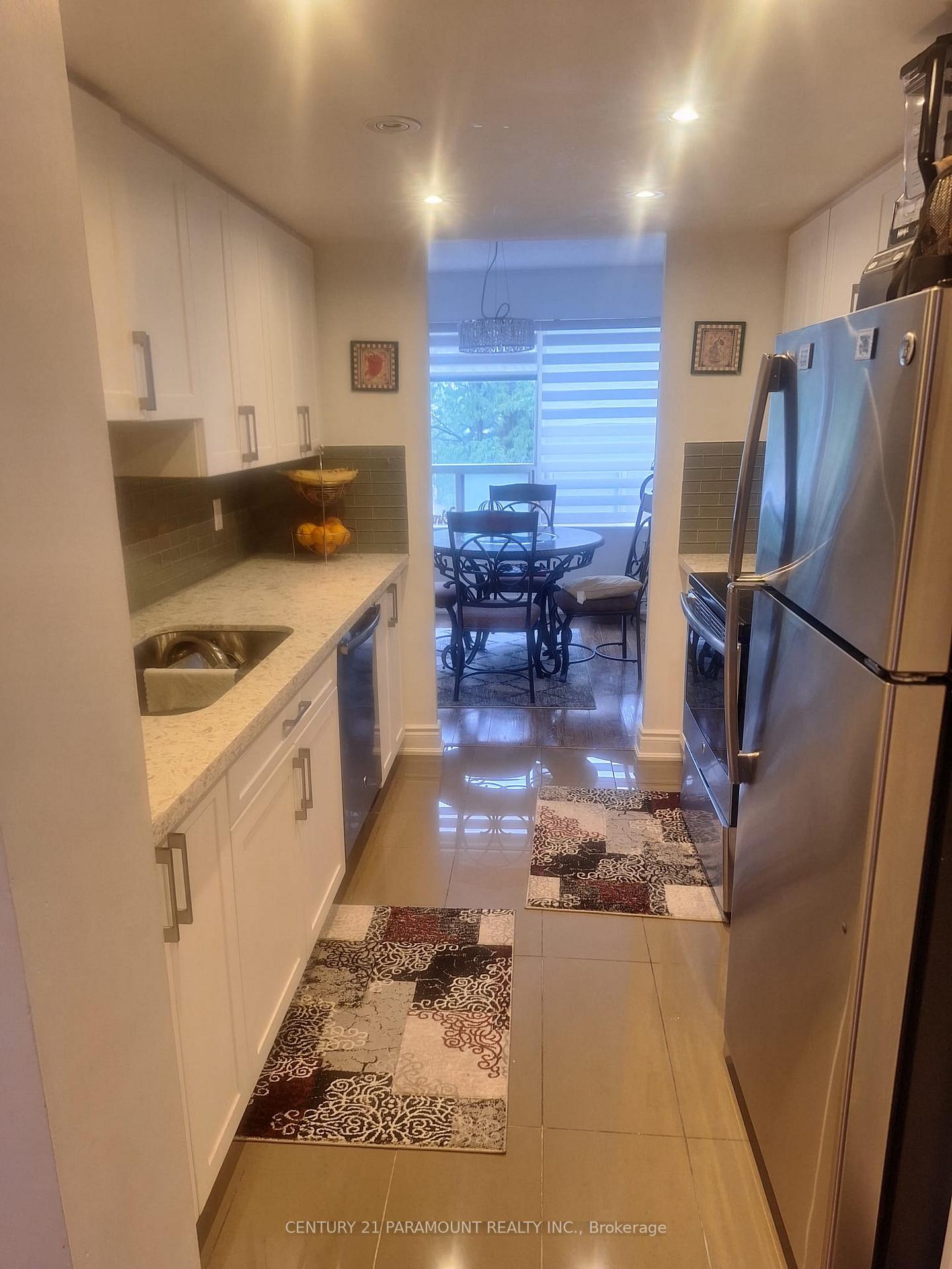 Photo 3 of Unit 404, 325 Webb Drive N, Mississauga, City Centre — HOMEH