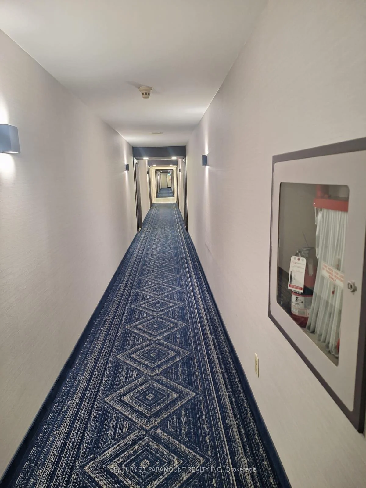 Photo 14 of Unit 404, 325 Webb Drive N, Mississauga, City Centre — HOMEH