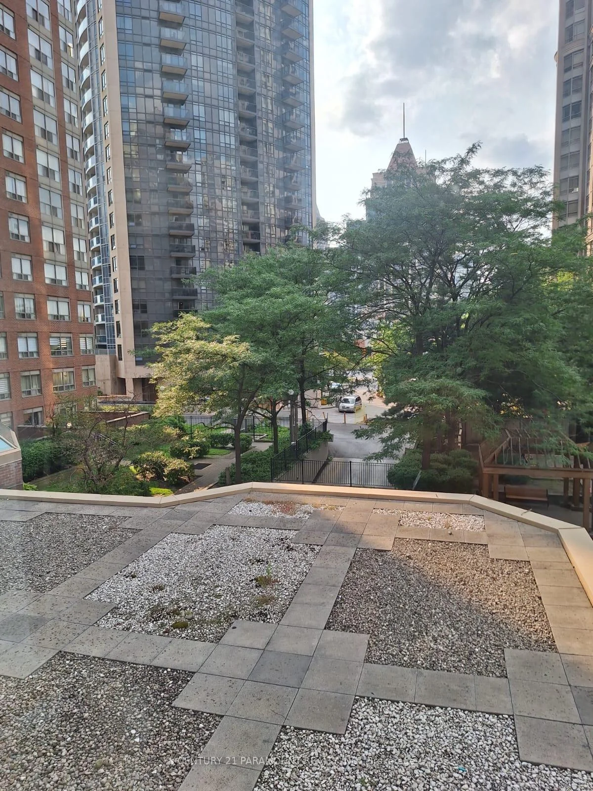 Photo 16 of Unit 404, 325 Webb Drive N, Mississauga, City Centre — HOMEH