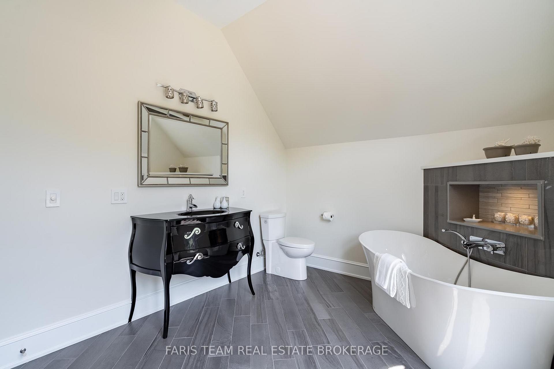 Photo 26 of 6 Midves Court, Springwater, Midhurst — HOMEH