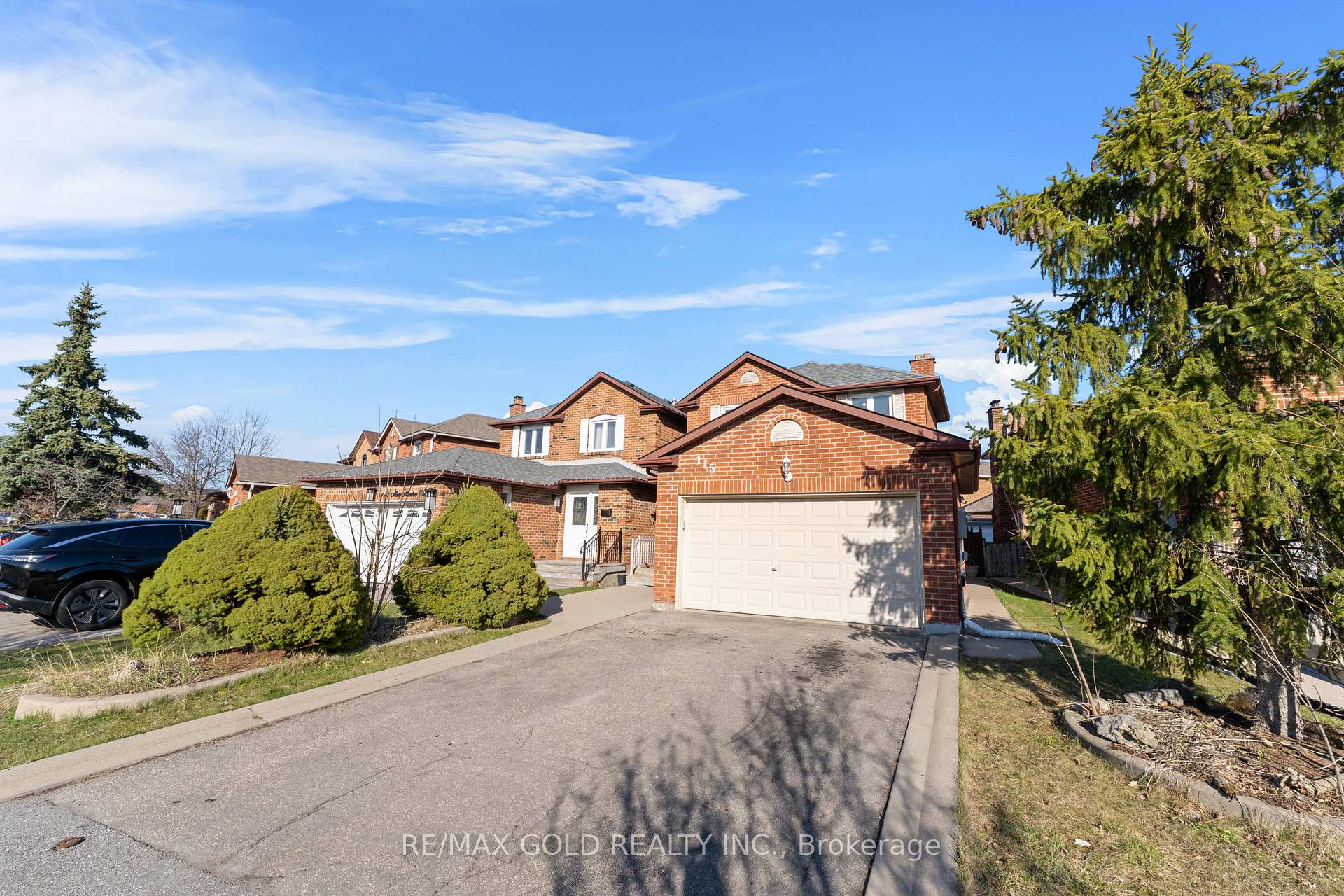 Photo 3 of 115 Misty Meadow Drive, Vaughan, East Woodbridge — HOMEH
