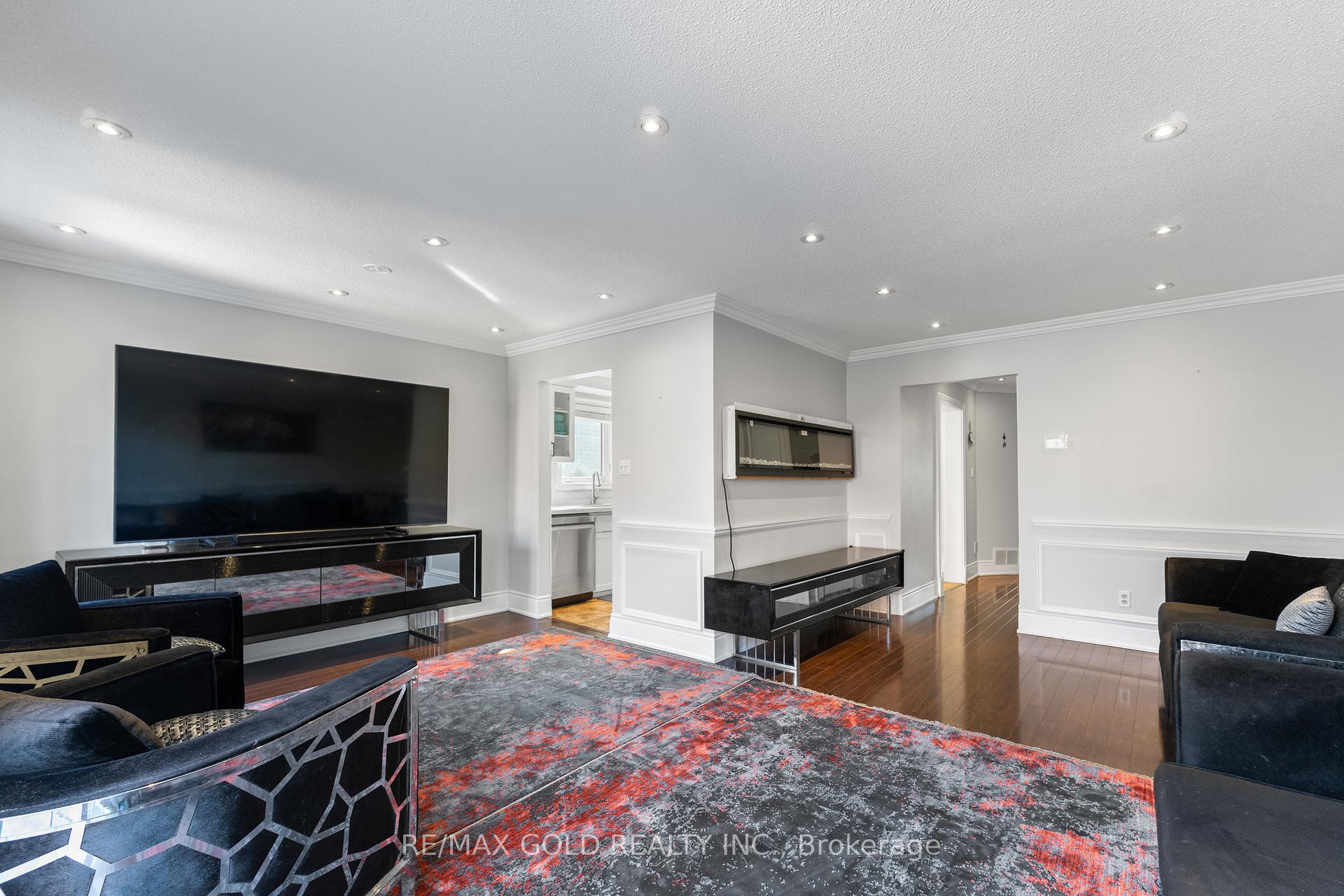 Photo 10 of 115 Misty Meadow Drive, Vaughan, East Woodbridge — HOMEH