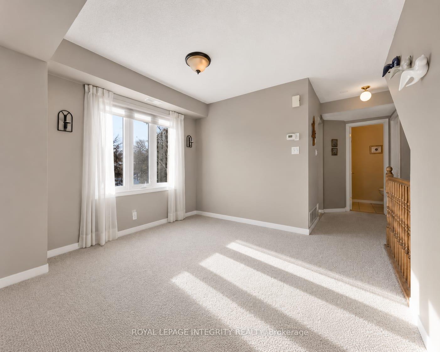 Photo 4 of Unit 21, 1660 Locksley Lane, Ottawa, Beaconwood — HOMEH