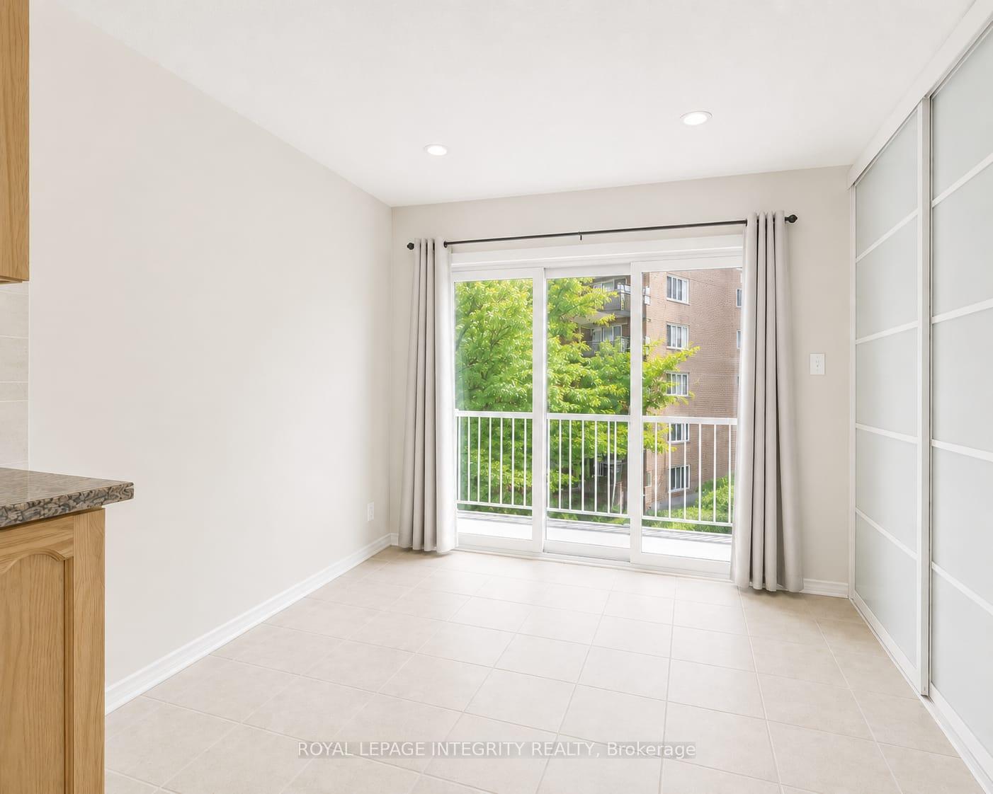 Photo 6 of Unit 21, 1660 Locksley Lane, Ottawa, Beaconwood — HOMEH