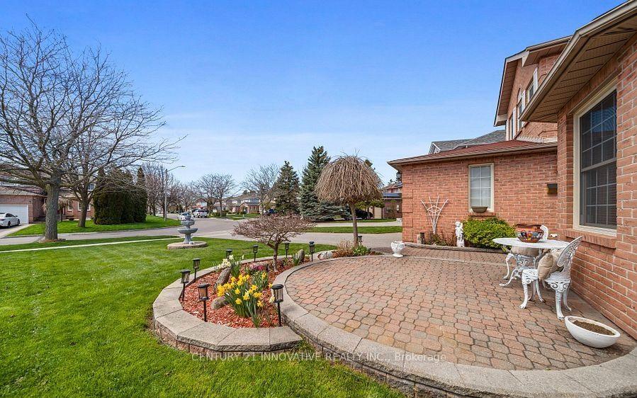 Photo 5 of 915 Catskill Drive E, Oshawa, Northglen — HOMEH