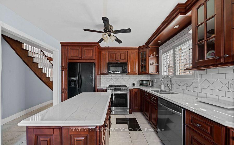 Photo 15 of 915 Catskill Drive E, Oshawa, Northglen — HOMEH
