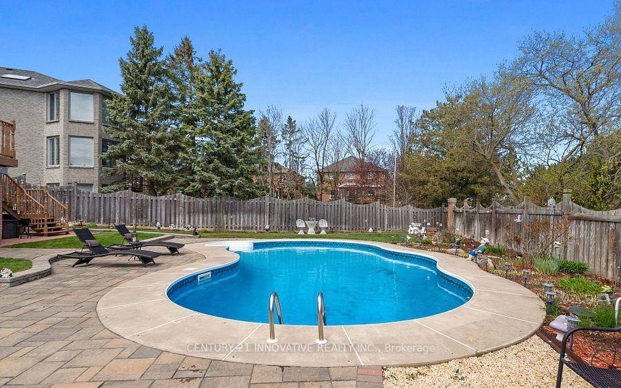 Photo 23 of 915 Catskill Drive E, Oshawa, Northglen — HOMEH