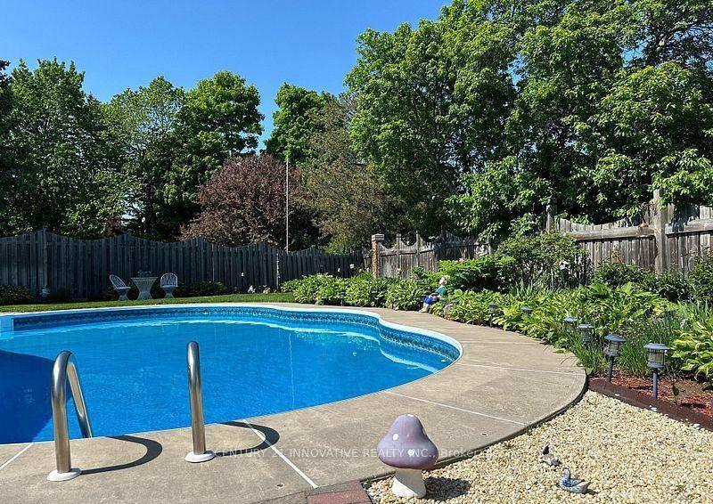 Photo 30 of 915 Catskill Drive E, Oshawa, Northglen — HOMEH
