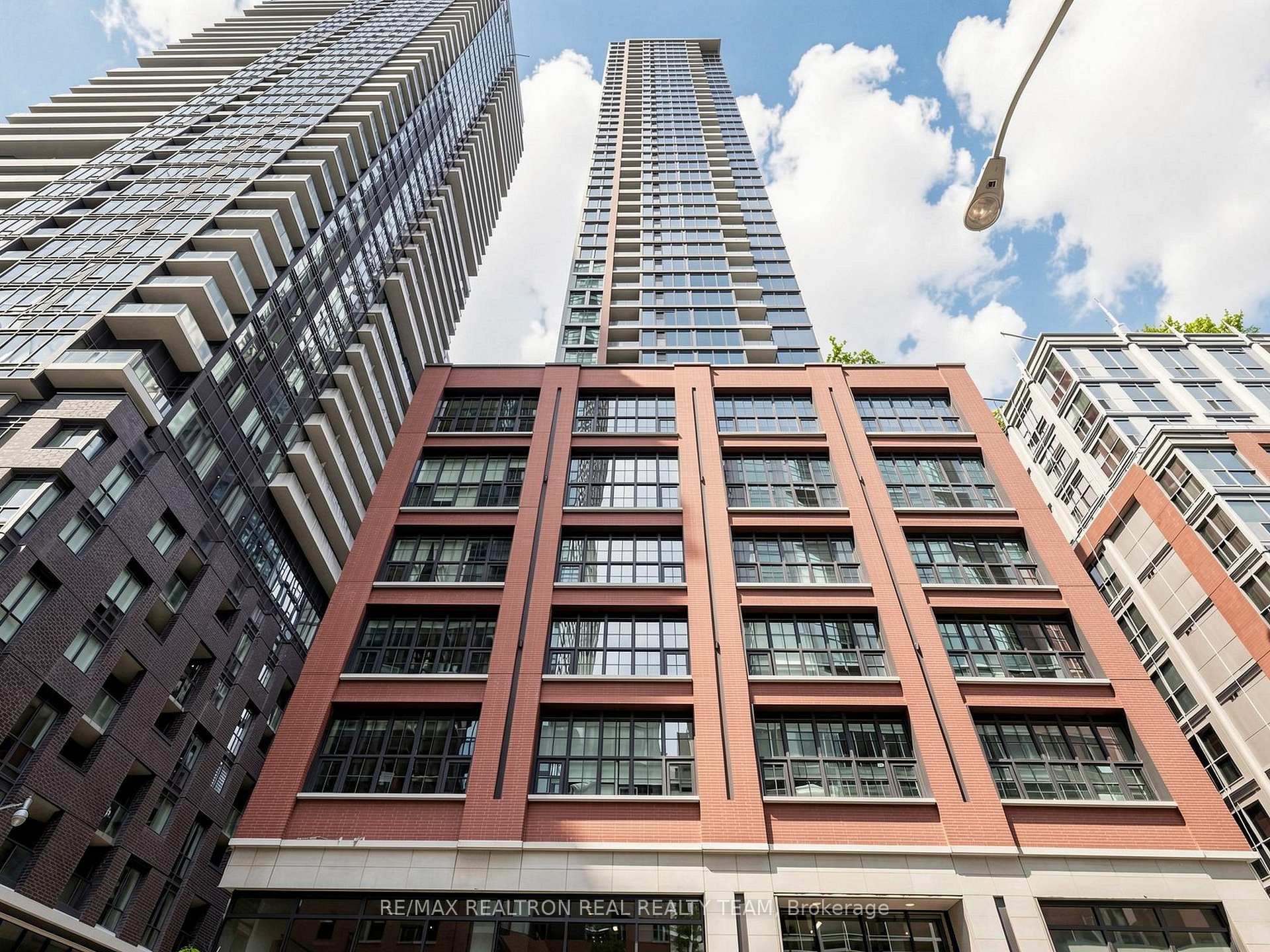 Front of Unit 2807, 55 Mercer Street