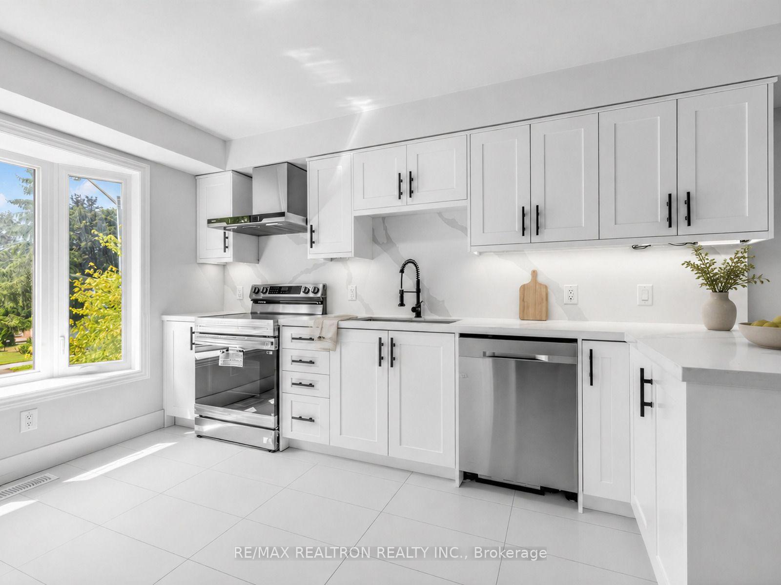 Photo 10 of Unit 3, 11 Plaisance Road, Richmond Hill, North Richvale — HOMEH