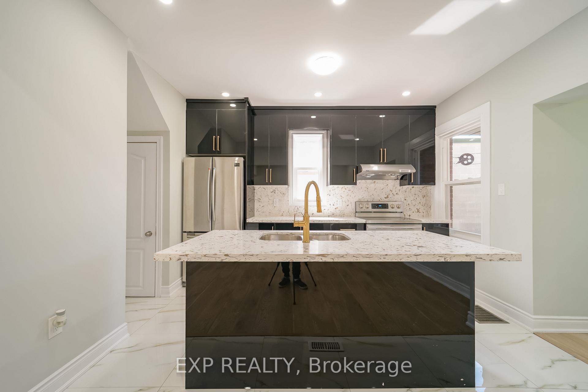 Photo 1 of Unit upstairs, 1509 Main Street, Hamilton, Homeside — HOMEH