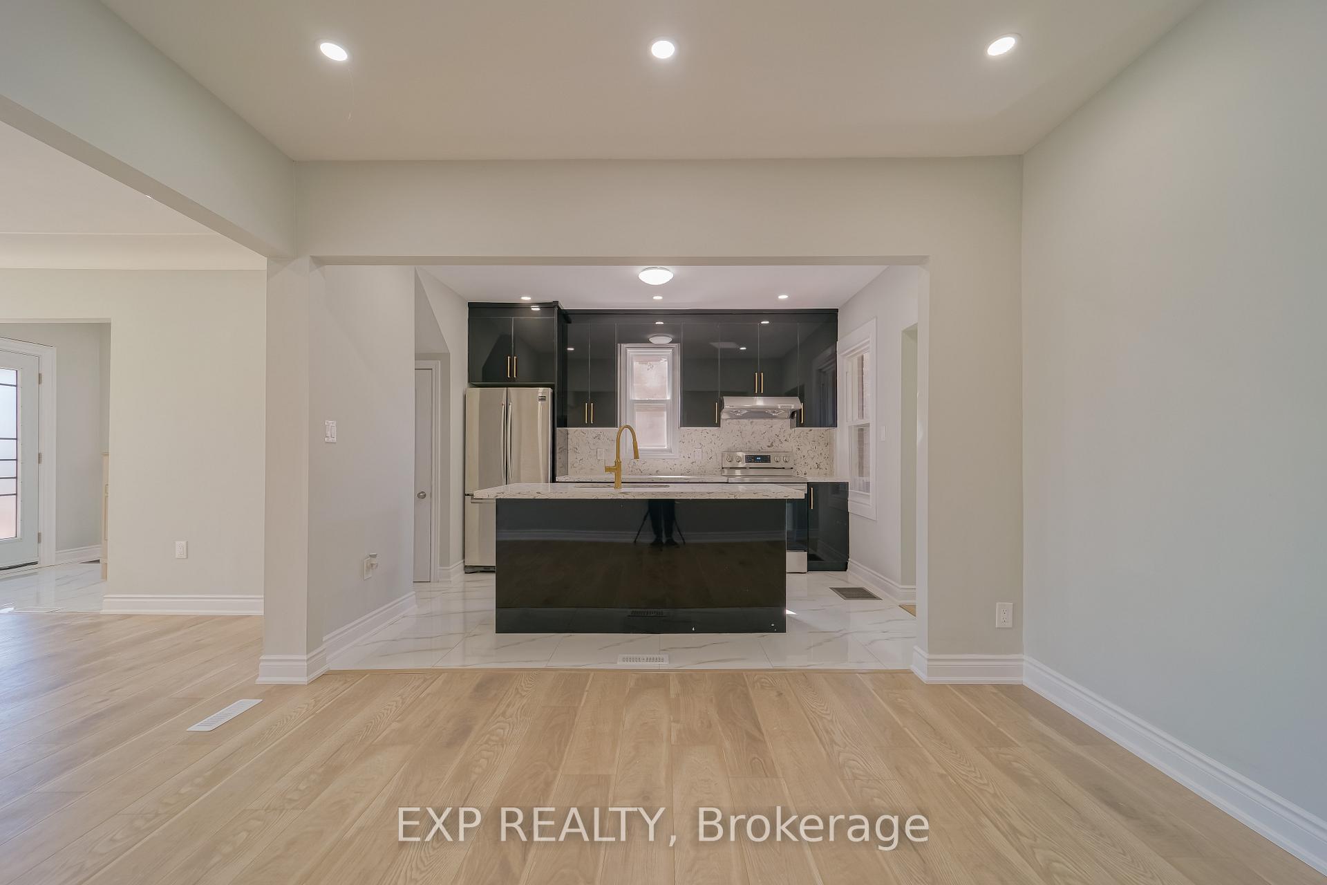 Photo 4 of Unit upstairs, 1509 Main Street, Hamilton, Homeside — HOMEH