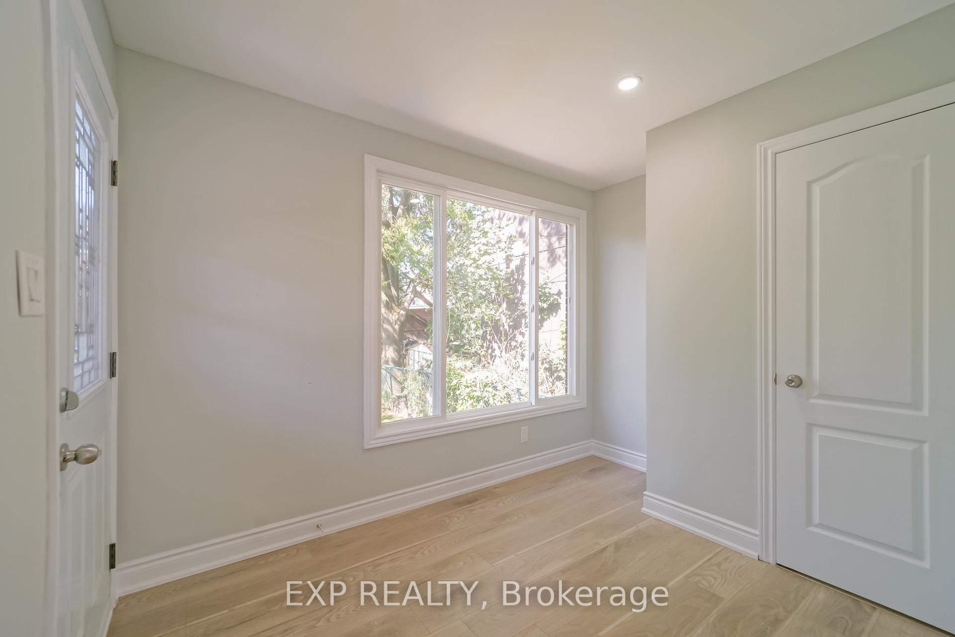 Photo 11 of Unit upstairs, 1509 Main Street, Hamilton, Homeside — HOMEH