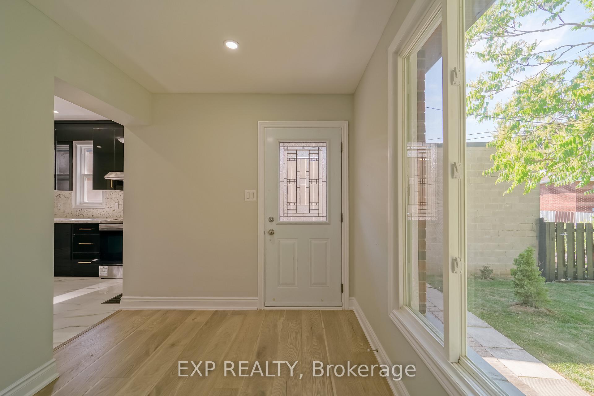 Photo 12 of Unit upstairs, 1509 Main Street, Hamilton, Homeside — HOMEH