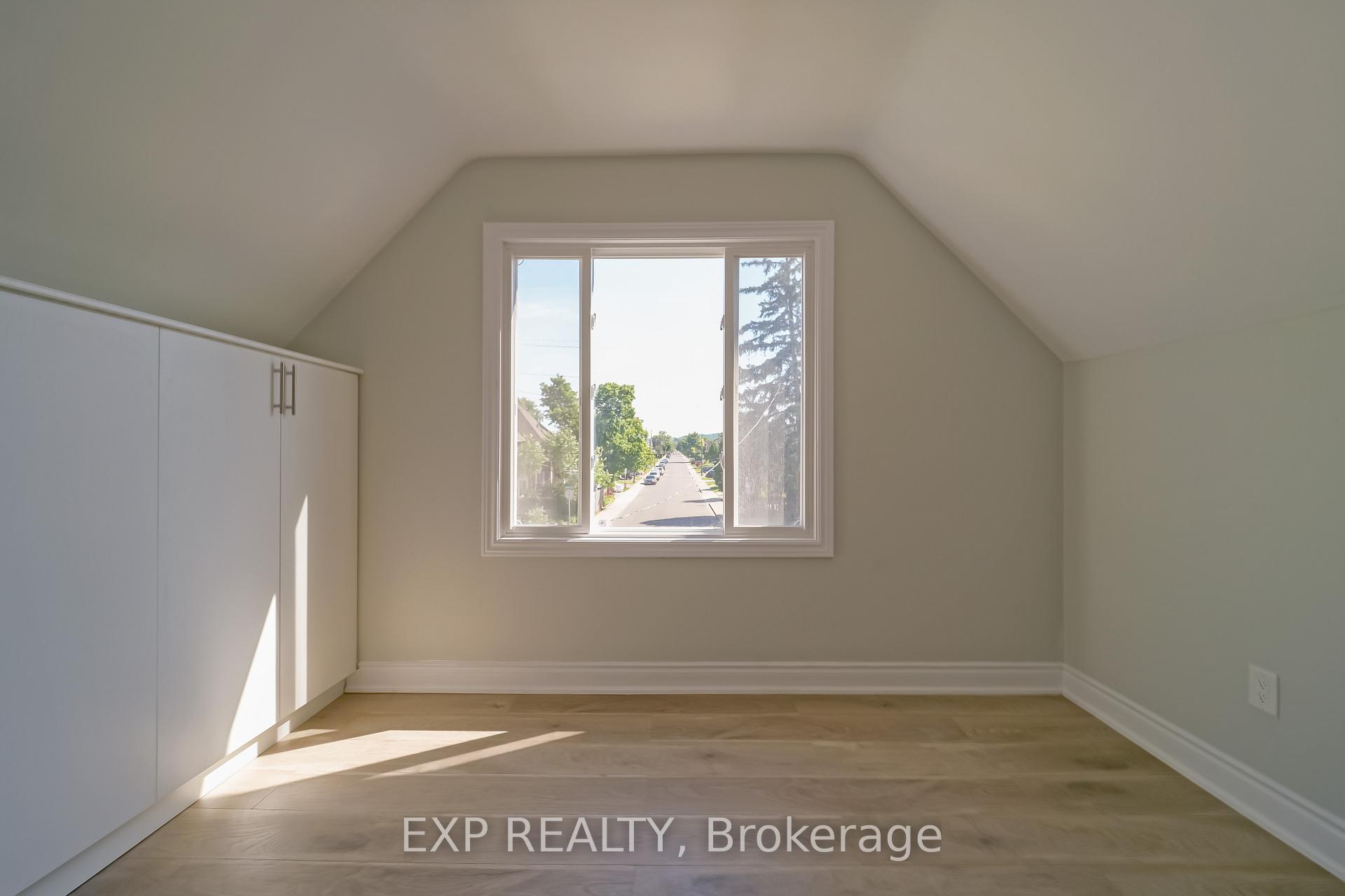 Photo 16 of Unit upstairs, 1509 Main Street, Hamilton, Homeside — HOMEH