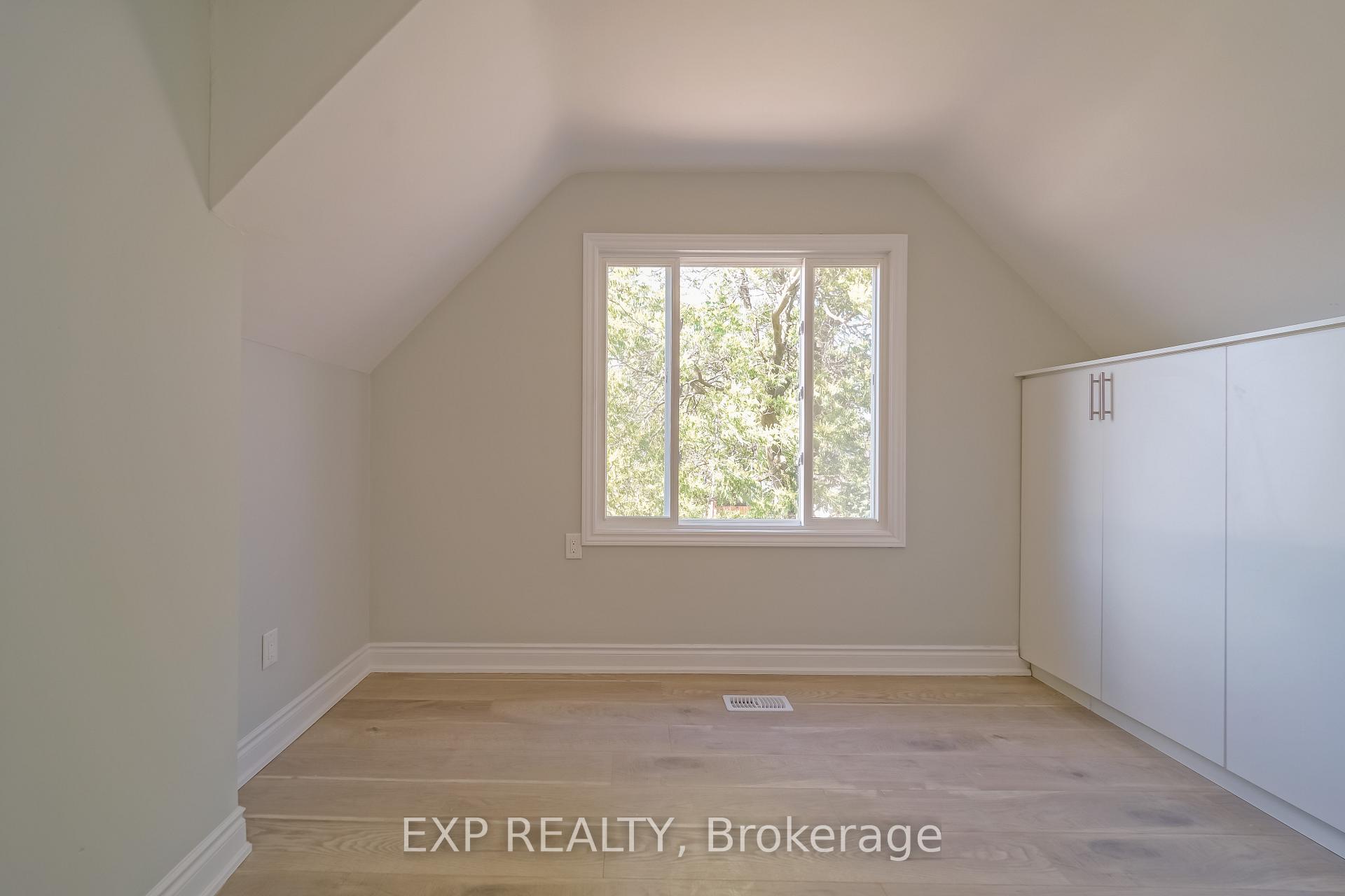 Photo 19 of Unit upstairs, 1509 Main Street, Hamilton, Homeside — HOMEH