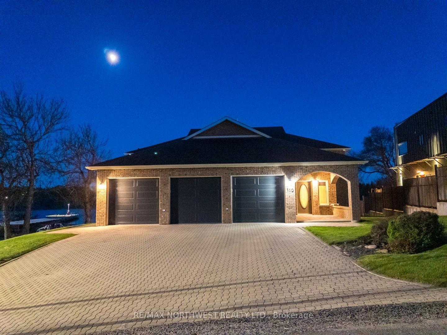 Photo 2 of 110 Lakeside Crescent, Kenora, Lakeside — HOMEH