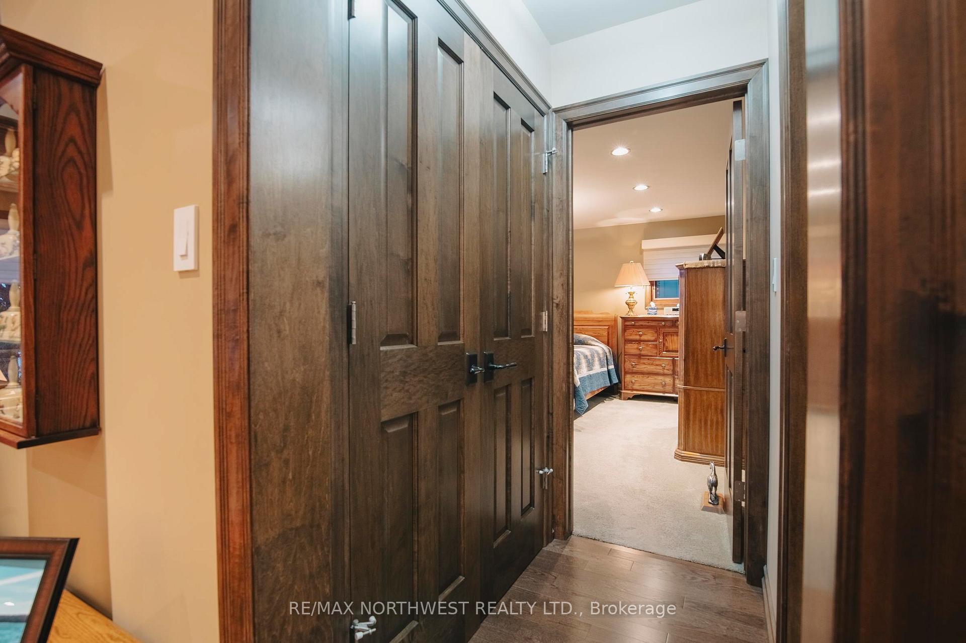 Photo 19 of 110 Lakeside Crescent, Kenora, Lakeside — HOMEH