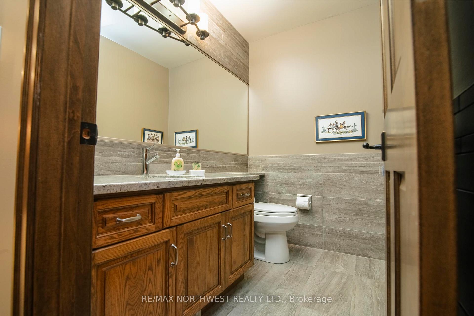 Photo 20 of 110 Lakeside Crescent, Kenora, Lakeside — HOMEH