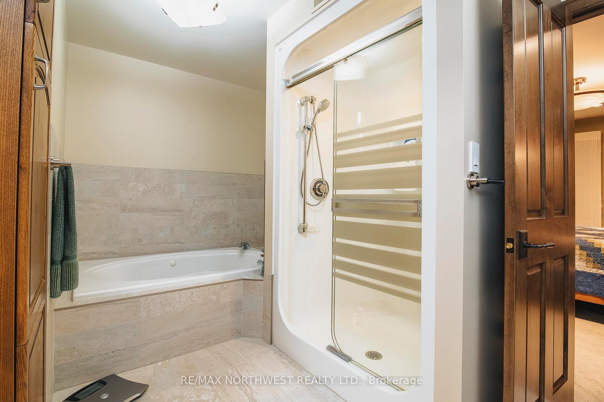 Photo 25 of 110 Lakeside Crescent, Kenora, Lakeside — HOMEH