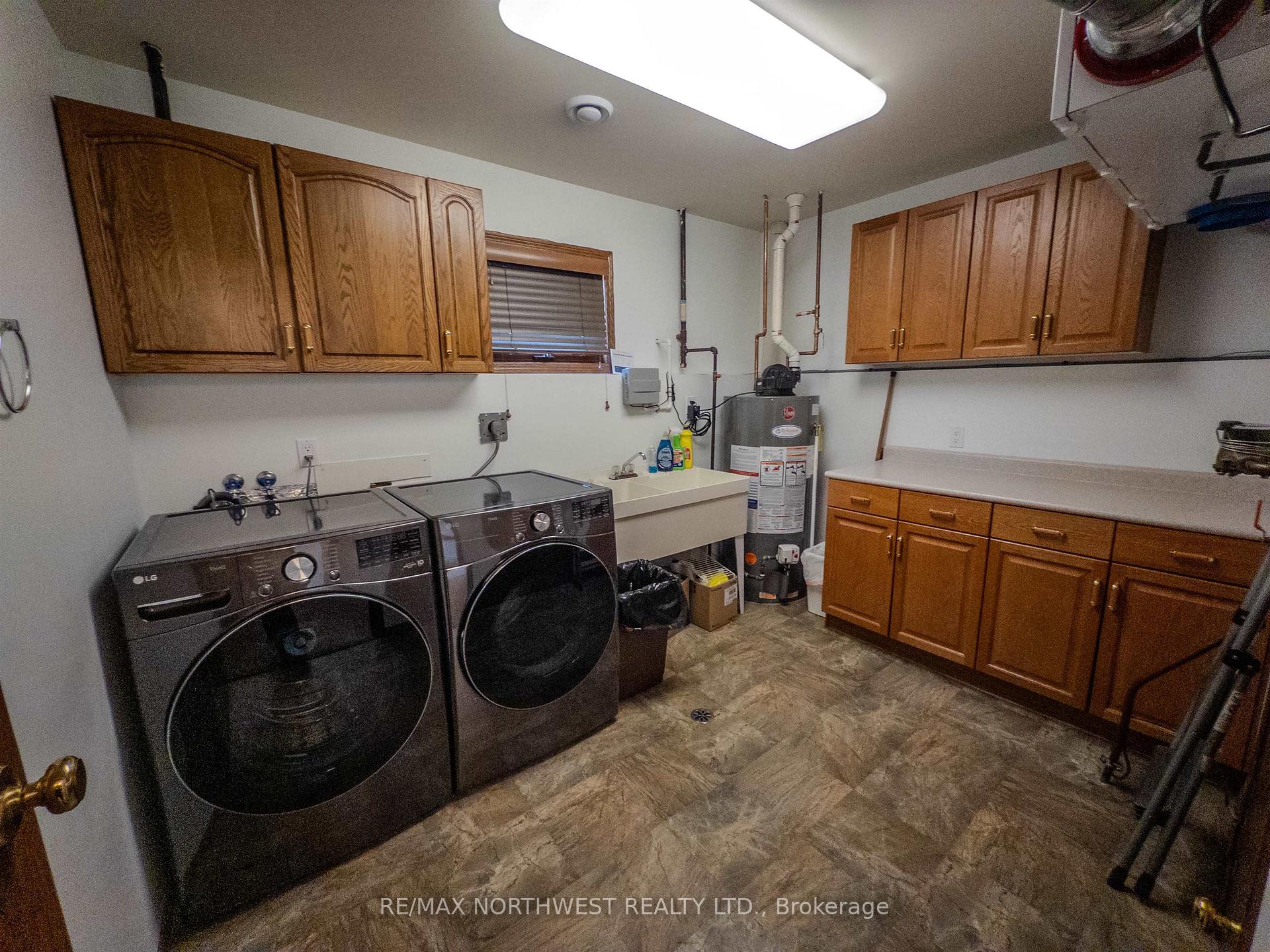Photo 28 of 110 Lakeside Crescent, Kenora, Lakeside — HOMEH