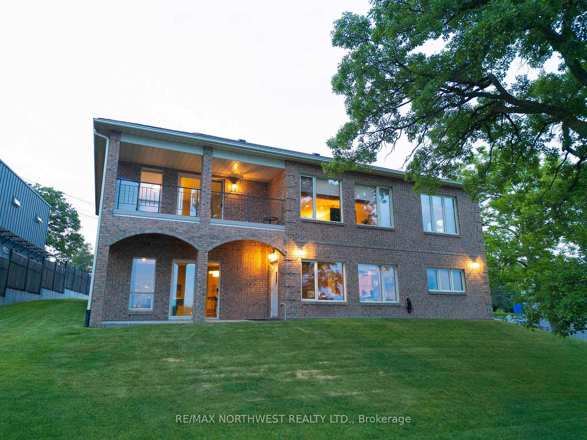 Photo 40 of 110 Lakeside Crescent, Kenora, Lakeside — HOMEH