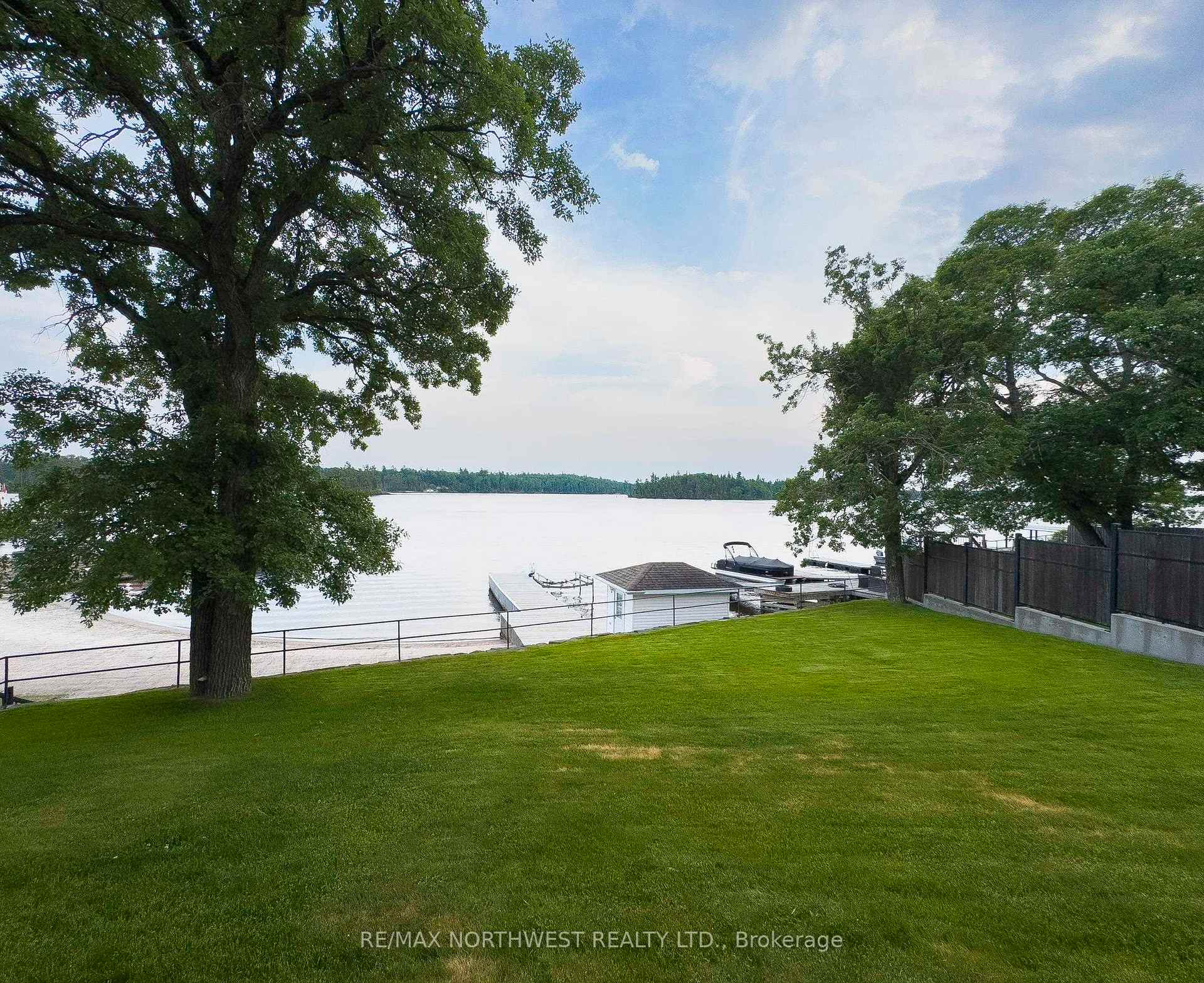 Photo 41 of 110 Lakeside Crescent, Kenora, Lakeside — HOMEH