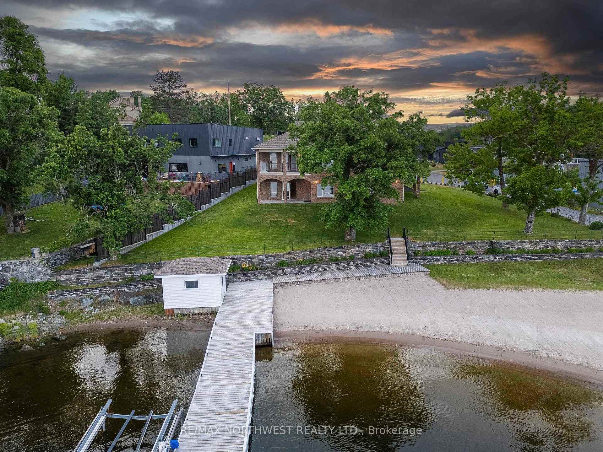 Photo 44 of 110 Lakeside Crescent, Kenora, Lakeside — HOMEH