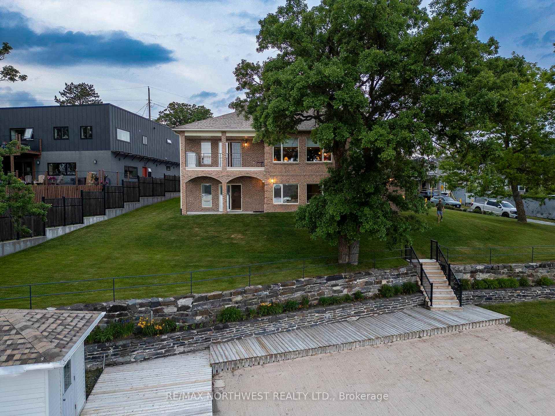 Photo 46 of 110 Lakeside Crescent, Kenora, Lakeside — HOMEH