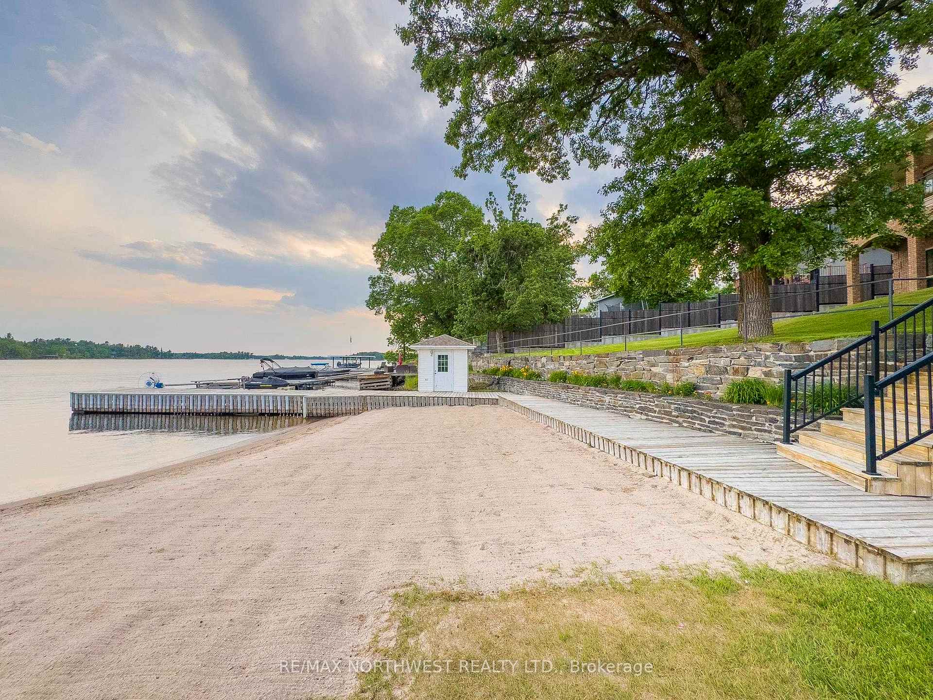 Photo 47 of 110 Lakeside Crescent, Kenora, Lakeside — HOMEH