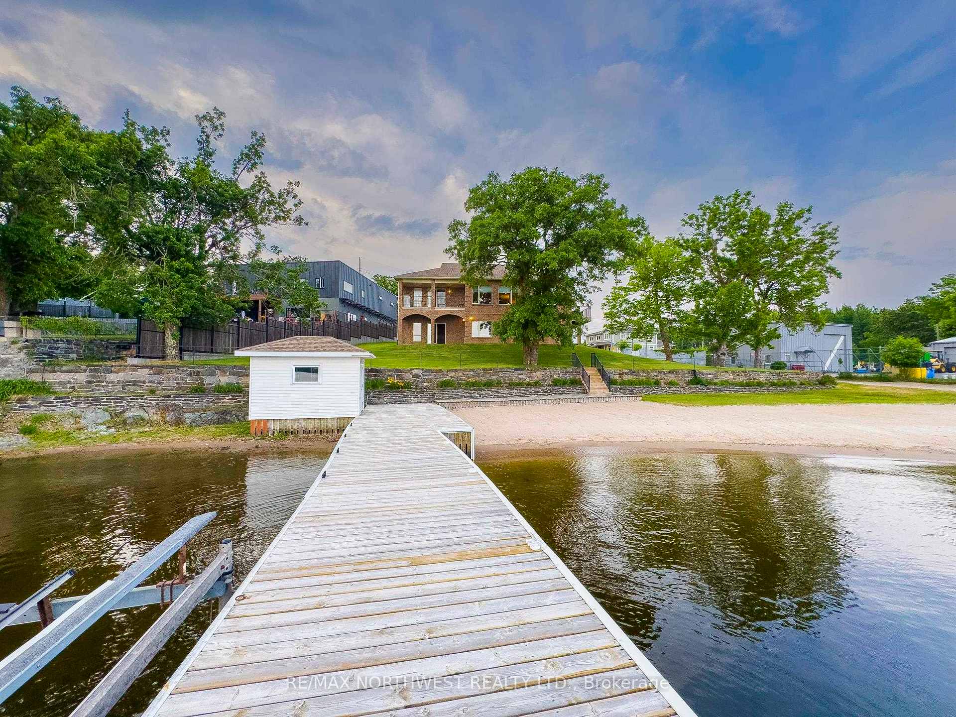 Photo 48 of 110 Lakeside Crescent, Kenora, Lakeside — HOMEH
