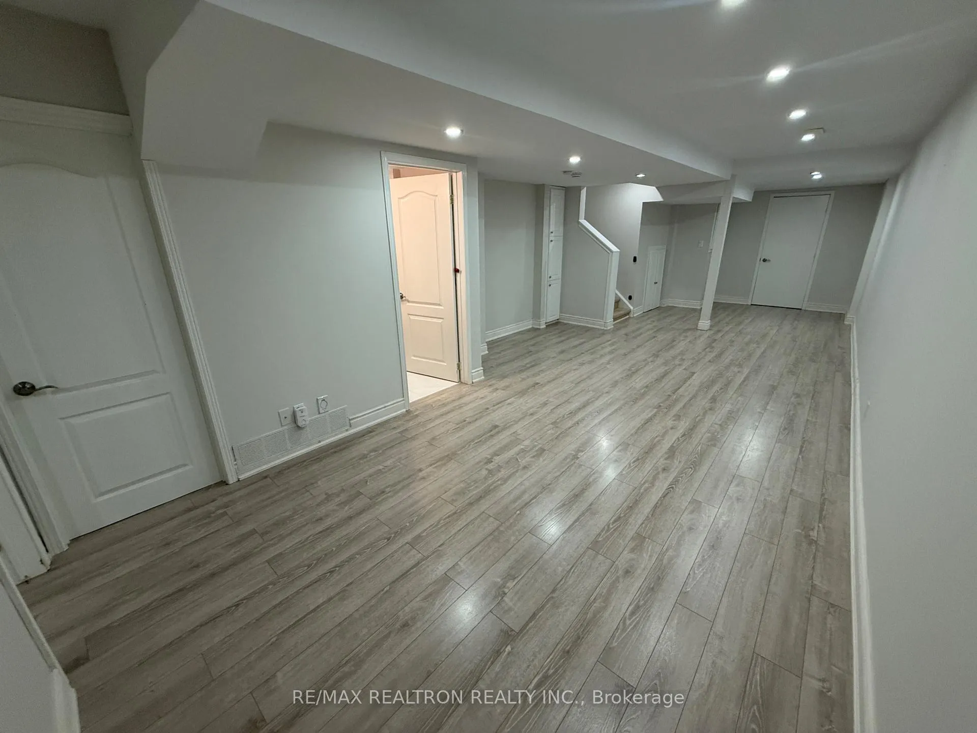 Photo 25 of 25 Kingsbridge Circle, Vaughan, Beverley Glen — HOMEH