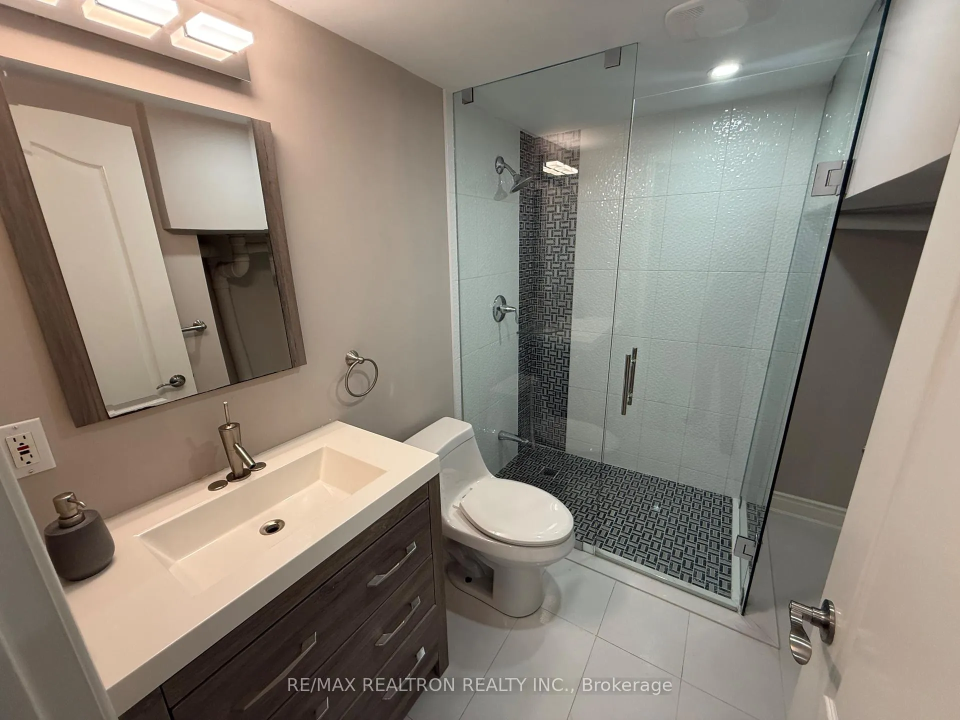 Photo 30 of 25 Kingsbridge Circle, Vaughan, Beverley Glen — HOMEH